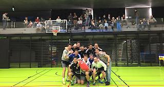 Fanliebe. Der VBC HOW weiss seine zahlreichen Fans zu sch&auml;tzen.