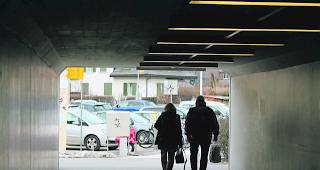 Noch Bedarf. Gemeinderat Michael Kreuzer will vermehrt ein Auge auf das Areal n&ouml;rdlich des Visper Bahnhofs werfen. 