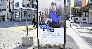 F&uuml;r ihre Plakatkampagne setzt die FernUni auf Models. Dies bringt mehr rechtliche Sicherheit.