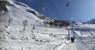 Neuer Masten des Seefeldlifts im Ginals. 