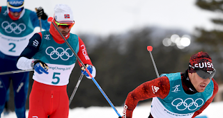 Dario Cologna (rechts) wird in seinem ersten Einsatz Sechster.