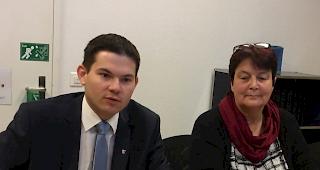 Ja zu Olympia. Kommissionspr&auml;sident Gr&eacute;gory Logean und Sprecherin Gaby Fux-Brantschen.