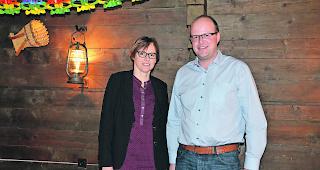 Pr&auml;sidium. Rafaela Zimmermann und ihr Nachfolger Yvan Studer.  