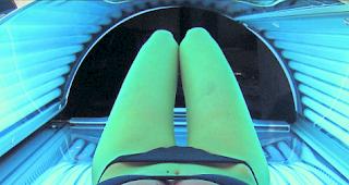 Zu viel ist gef&auml;hrlich. In der Schweiz sterben pro Jahr 33 Personen an einem Solarium-induzierten Hautkrebs. 