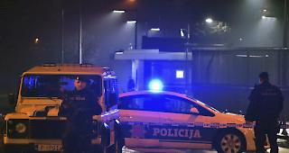 Polizei vor Ort. Der Mann sprengte sich selbst in die Luft.