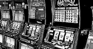 Gef&auml;hrlich. Wer in eine Spielsucht f&auml;llt, kann sich in erhebliche finanzielle Schwierigkeiten reiten. 