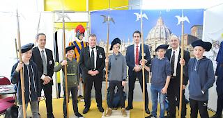 OS-Sch&uuml;ler aus Raron &uuml;ben sich als Gardisten...