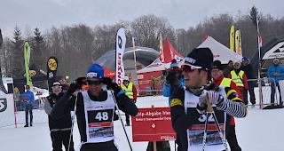 Der sichtlich entt&auml;uschte Curdin Perl musste sich dem Franzosen Thomas Chambellant (rechts) auf den letzten Metern geschlagen geben.