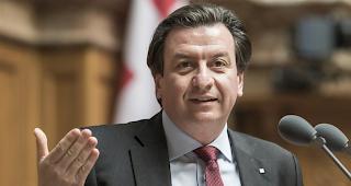 Nationalrat Corrado Pardini will Managerl&ouml;hne begrenzen. 