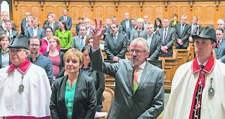 Schwur. Benjamin Roduit und Brigitte Crottaz sind die neuen Mitglieder der grossen Kammer. 