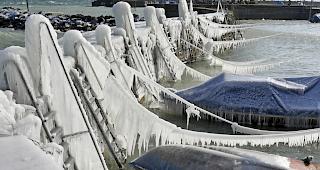 Eingefroren. Eisige Temperaturen diese Woche in Romanshorn am Bodensee.