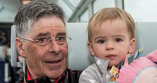 Andrè (68) und Lara Vogt (2.5), Geschinen