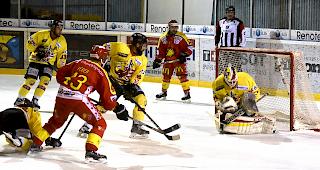 Xavier Reber und der HC Siders sorgten f&uuml;r viel Druck auf Franches Montagnes und dessen Goalie Thomas Hentzi.
