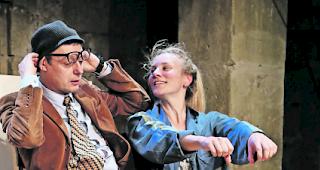 Probieren! Szene aus &laquo;Gr&uuml;eni Eier mit Sp&auml;ck uf &Auml;nglisch&raquo;: Sag nicht Nein zu etwas, was du nicht kennst. 