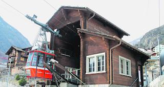 Geht in Pension. Noch bis und mit Sonntagabend ist eine Fahrt in der 67-j&auml;hrigen Luftseilbahn Stalden-Staldenried-Gspon m&ouml;glich.  
