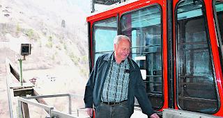 Erinnerungen. W&auml;hrend 40 Jahren war die Luftseilbahn Stalden-Staldenried-Gspon der Arbeitsort von Hermann Furrer. Am Wochenende unternahm der 79-J&auml;hrige eine letzte Fahrt.  
