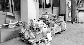 Sonderabf&auml;lle. Unsachgem&auml;sse Entsorgung kann erhebliche Umweltsch&auml;den verursachen. 