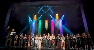 Am Schluss vereint: Die Artistika 2018 im Visper La Poste bot Akrobatik auf Top-Niveau.