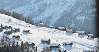 Dicke Post. Mehr als ein Dutzend Chaletbesitzer auf dem Rosswald mussten wegen Verdacht auf Schwarzarbeit vor den Arbeitsinspektor.  