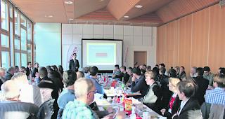 Gelungener Anlass. Zahlreiche Interessierte folgten der Einladung der Raiffeisenbank. 
