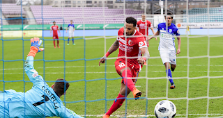 Mit Wucht. Im Nachsetzen verwandelte Carlitos den Elfmeter im Derby gegen Lausanne zum zwischenzeitlichen 1:0.