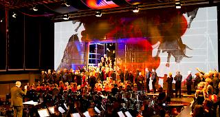 Etwa 300 Musikbegeisterte wirkten an der Premiere der "BrigerMusikN&auml;chte" mit.