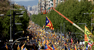 Protest. &Uuml;ber 300'000 Demonstranten forderten am Sonntag in Barcelona die Freilassung katalanischer Separatisten-F&uuml;hrer.