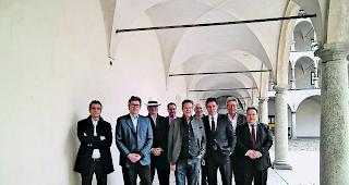 Vertrauen. Stiftungsrat und Gemeinde schenkten dem P&auml;chterpaar des Stockalperturms in Gondo, Patric Zenklusen und Fabienne K&auml;mpfen, an der Tagung in Brig ihr Vertrauen.