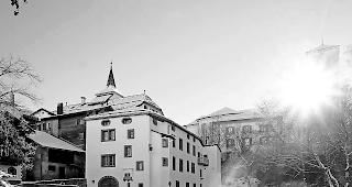 Neues Burgerhaus. Die Burgergemeinde Visp bezieht ihre Lokalit&auml;ten im alten Spittel. 