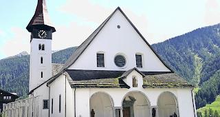 Im Goms wird es dieses Jahr trotz Priestermangels in den drei D&ouml;rfern Biel, Oberwald und M&uuml;nster (Bild) eine Fronleichnamsfeier geben.