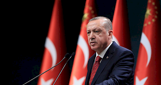 Entscheid. Eigentlich sollten die Parlaments- und Pr&auml;sidentschaftswahlen in der T&uuml;rkei erst im November 2019 stattfinden. Jetzt hat Staatschef Erdogan angek&uuml;ndigt, die Wahlen auf den 24. Juni vorzuziehen.