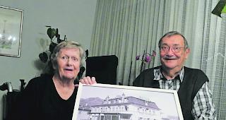 Gastgeber. Helene und Ren&eacute; Schmid-Plaschy f&uuml;hrten von 1967 bis 2006 das &laquo;du Rh&ocirc;ne&raquo; in Naters, das im oberen Stock sieben G&auml;stezimmer hatte.  