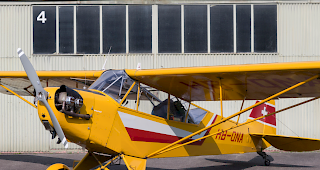 Beim steckengebliebenen Flugzeug handelt es sich um eine Piper. (Themenbild)