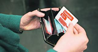 Organspendeausweis. Mit einem zentralen Register entfiele die Notwendigkeit, die Karte st&auml;ndig auf sich zu tragen. 