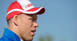 Der Schwinger Matthias Sempach w&auml;hrend dem Mittell&auml;ndischen Schwingfest