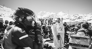 Pfarrer Frank Sommerhoff segnete an die 3000 Motorr&auml;der.