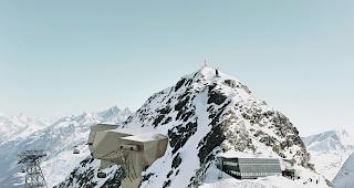 Drei Bahnen f&uuml;r einen Berg. Nebst der seit 1979 bestehenden Pendelbahn und der im kommenden September in Betrieb gehenden 3S-Bahn soll ab 2021 eine dritte Bahn von Testa Grigia aufs Klein Matterhorn f&uuml;hren.  