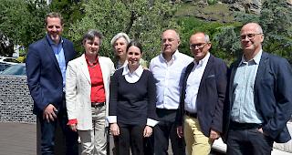 Verst&auml;rkte Interprofessionalit&auml;t. Vertreter der Walliser &Auml;rztegesellschaft und des Walliser Apotheker Vereins stellten am Donnerstag in Sitten das neue Projekt &laquo;PPI - less is more together vor&raquo;.