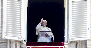 Mahnende Worte. Anl&auml;sslich der Messe zum christlichen Hochfest pl&auml;dierte Papst Franziskus am Pfingstsonntag in Rom f&uuml;r Frieden im Nahen Osten und in Venezuela.