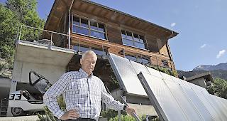 Das Minergie-P-Haus von Beat Inderbitzin produziert mehr Strom, als es selbst verbraucht.