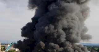 Nach einem Grossbrand ist am Samstag der Europapark in Rust evakuiert worden