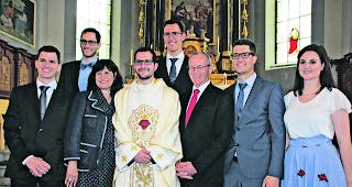Die Familie. Benjamin Schmid im Kreise seiner f&uuml;nf Geschwister und seiner Eltern Lydia und Franz Schmid-Schlatter. 