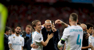 Real-Hammer. Erfolgstrainer Zinedine Zidane tritt nach dem dritten Champions-League-Titel in Folge &uuml;berraschend zur&uuml;ck.