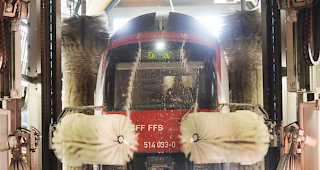 Hoher Aufwand. In den Waschanlagen der SBB werden j&auml;hrlich rund 70'000 Z&uuml;ge mit 420 Millionen Litern Wasser gereinigt.