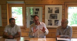 Bilanz. Staatsrat Christophe Darbellay blickte am Freitag auf den Erfolg und die Perspektiven des regionalen Entwicklungsprojekts PRE H&eacute;rens.