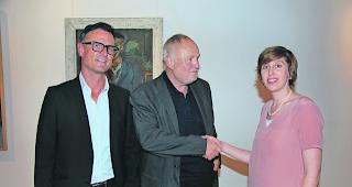 Willkommen. Gesch&auml;ftsf&uuml;hrer G&uuml;nter Seewer und VR-Pr&auml;sident Andreas Wyden begr&uuml;ssen das neue VR-Mitglied Laura Kronig (v. links). 