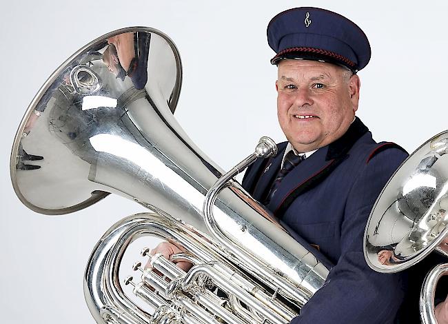 Karl Forny ist seit 49 Jahren Mitglied in der Musikgesellschaft "Benken" in Steg.