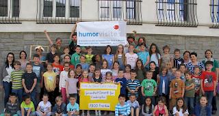 Mit viel Freude trainierten die Schulkinder der 1H bis 6H im Sportunterricht f&uuml;r den Spendenlauf Eyholz. 