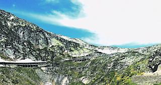 Erneuerbare Energie. Die &laquo;Wave&raquo;-Teilnehmer legen in ihren E-Fahrzeugen rund 8000 H&ouml;henmeter zur&uuml;ck. 