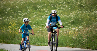 Mehr als 1300 Fahrerinnen und Fahrer haben am Samstag an der Spendenaktion &laquo;Cycling for children&raquo; von UNICEF Schweiz in Crans-Montana teilgenommen. 